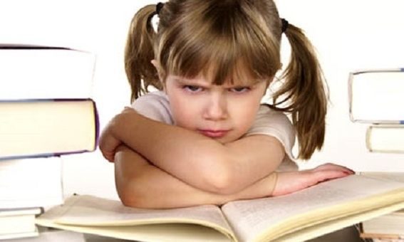 Τι να κάνετε και τι όχι όταν τα παιδιά αρνούνται να διαβάσουν